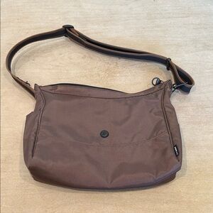 Pacsafe Citysafe 200 anti theft bag | brown